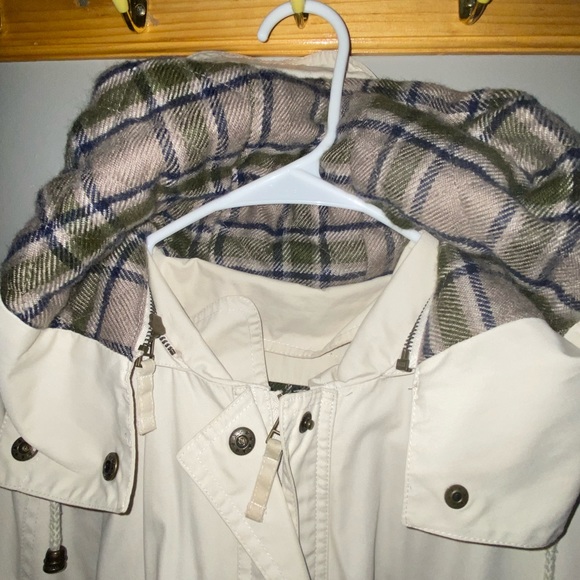 Coat - Picture 4 of 5